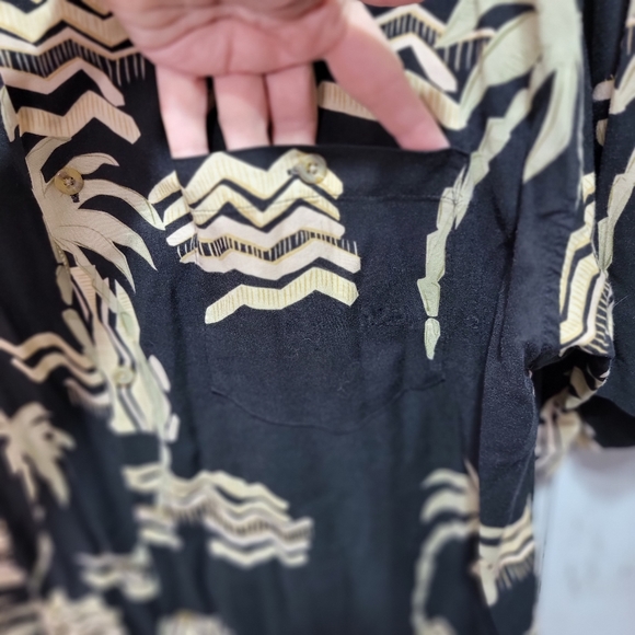 Vintage Hilo Hattie Shirt Mens XL Floral Hawaiian Button Up Black Beige Camp. - Picture 4 of 7